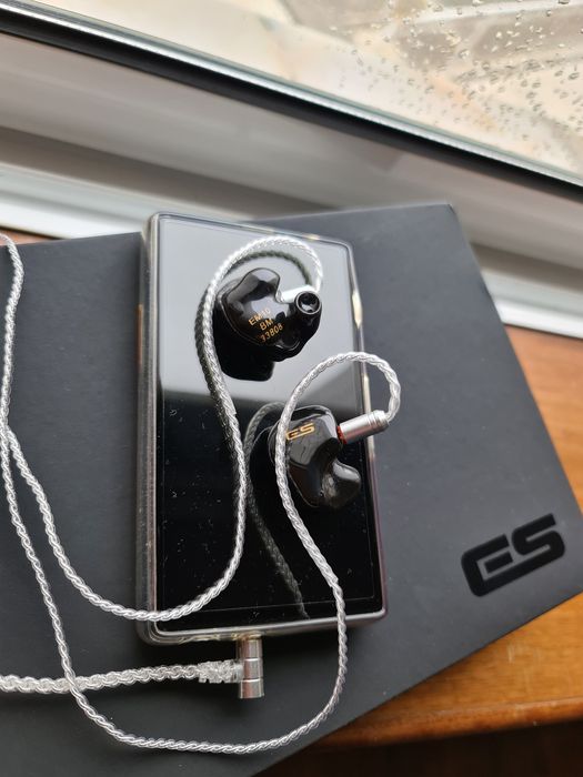 Auriculares- In Ears Earsonics EM10