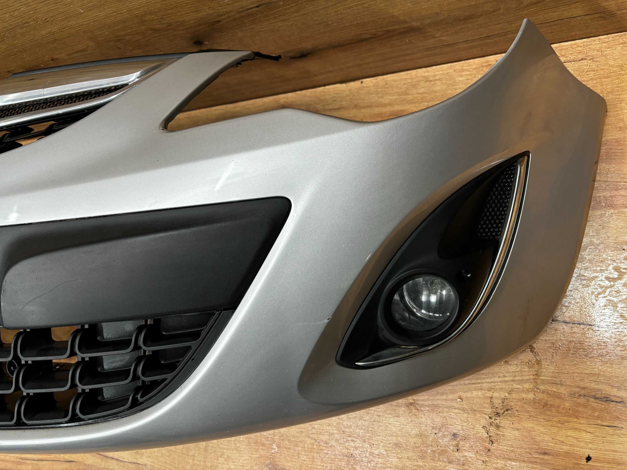 Zderzak przedni Opel Corsa D lift kolor z157