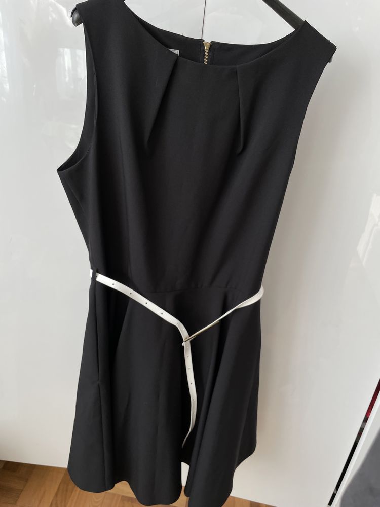 Czarna rozkloszowana sukienka z paskiem 44 XXL