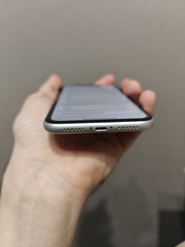 iPhone XR 64 White