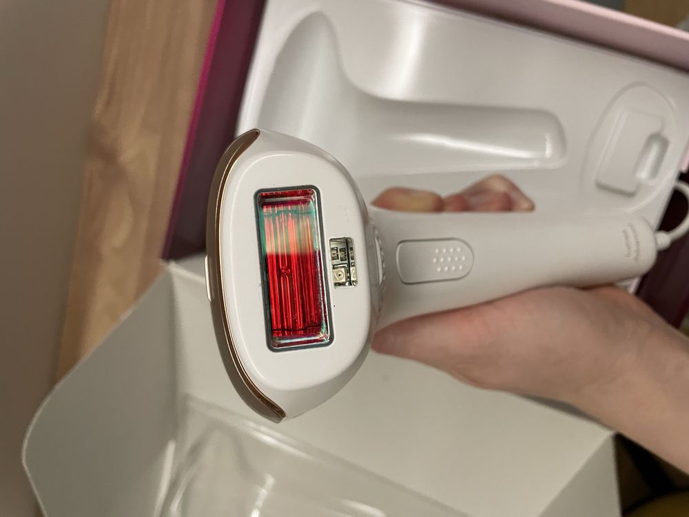 Фотоепілятор Philips Lumea