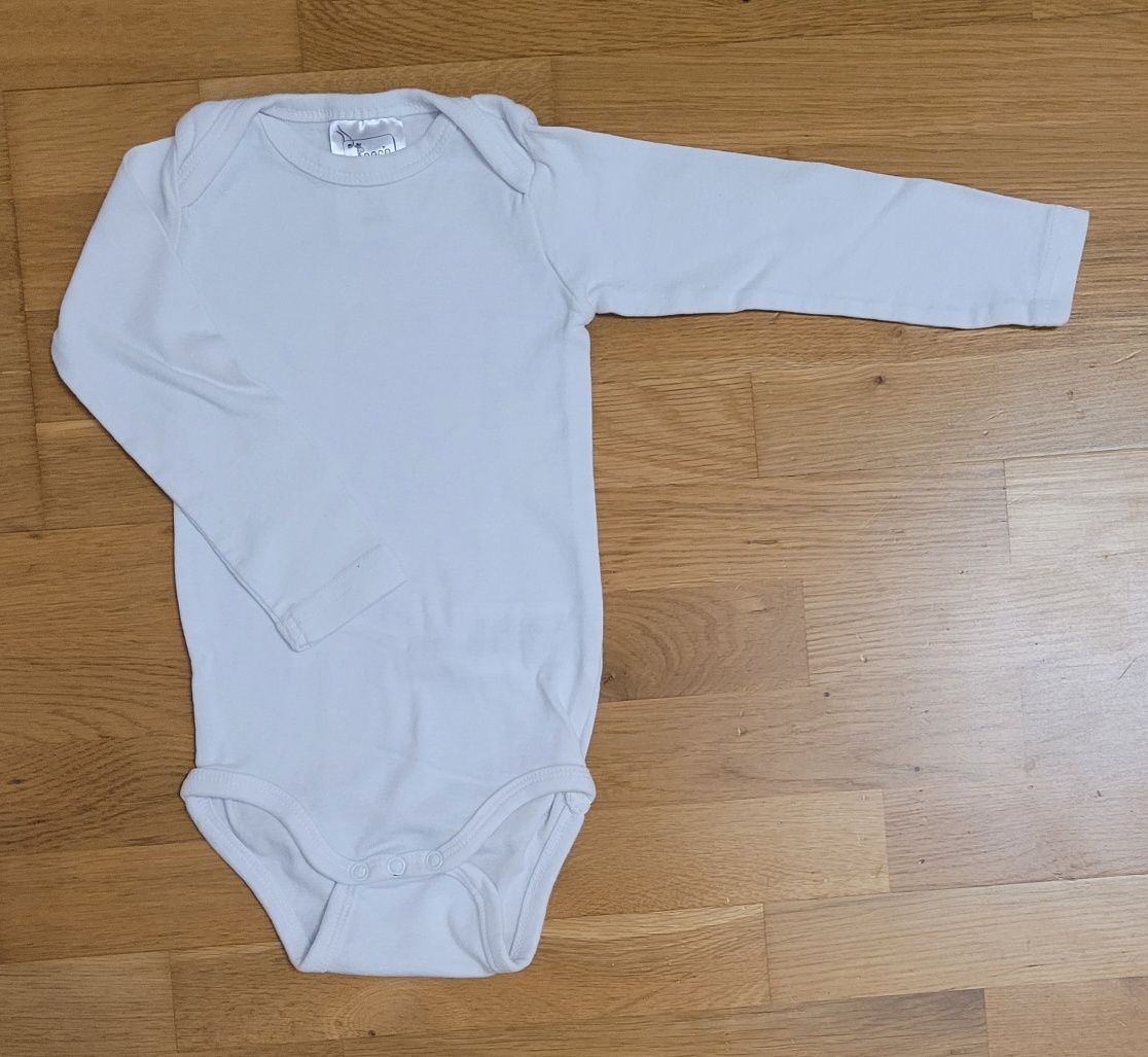 Raz ubrane białe body z długim rękawem 86/92