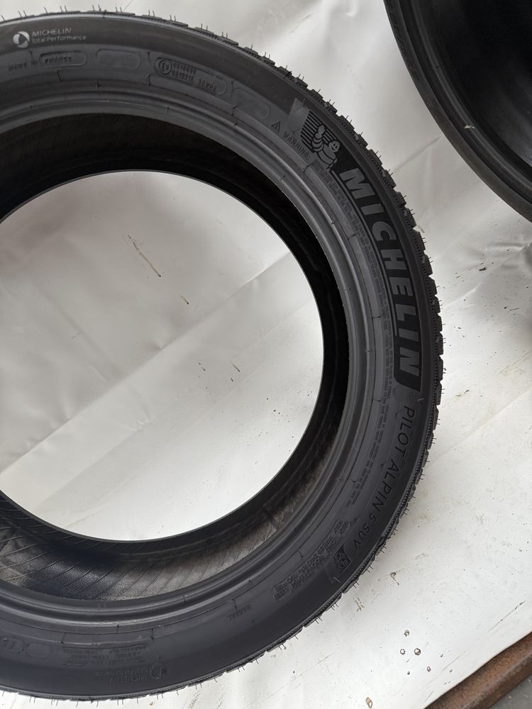 235/45/20 Michelin Pilot Alpin 5 SUV 100V