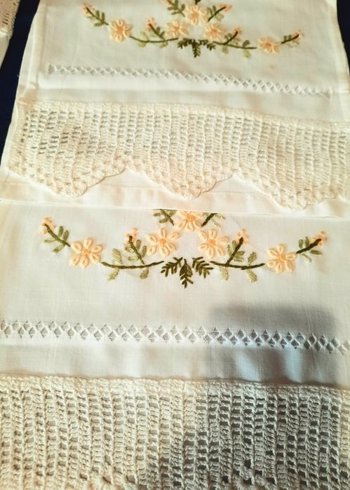 Conjunto 5 peças muito bonitas.