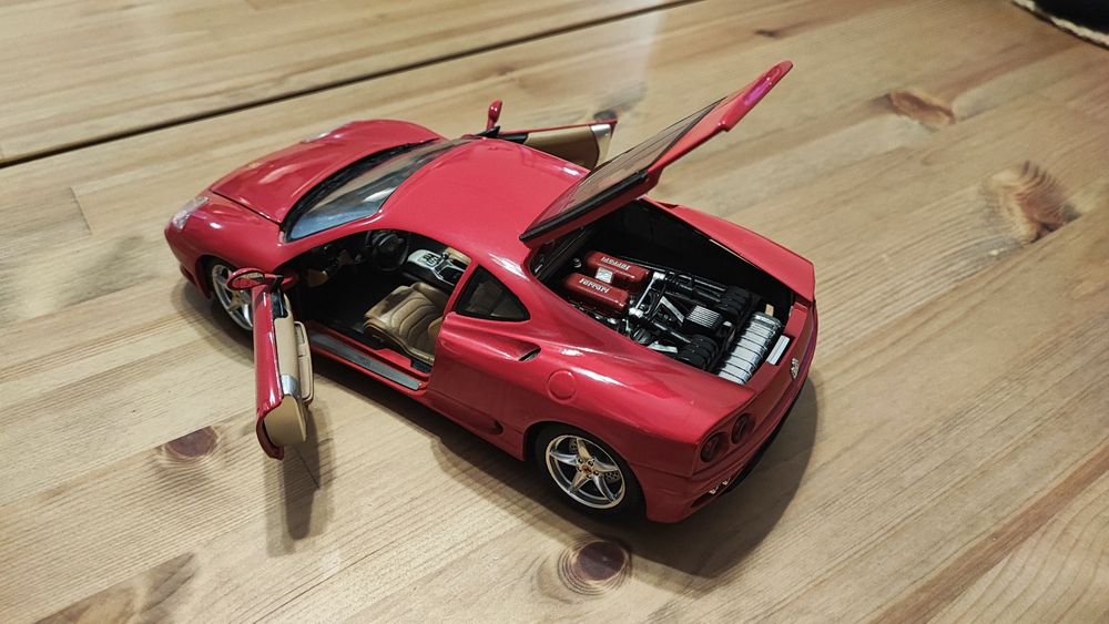 Model Ferrari 360 Modena 1999 Burago 1:18