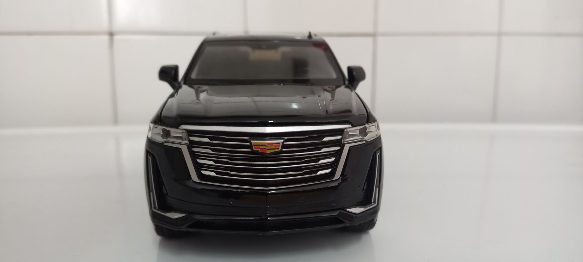 Cadillac Escalade ESV esc 1/24