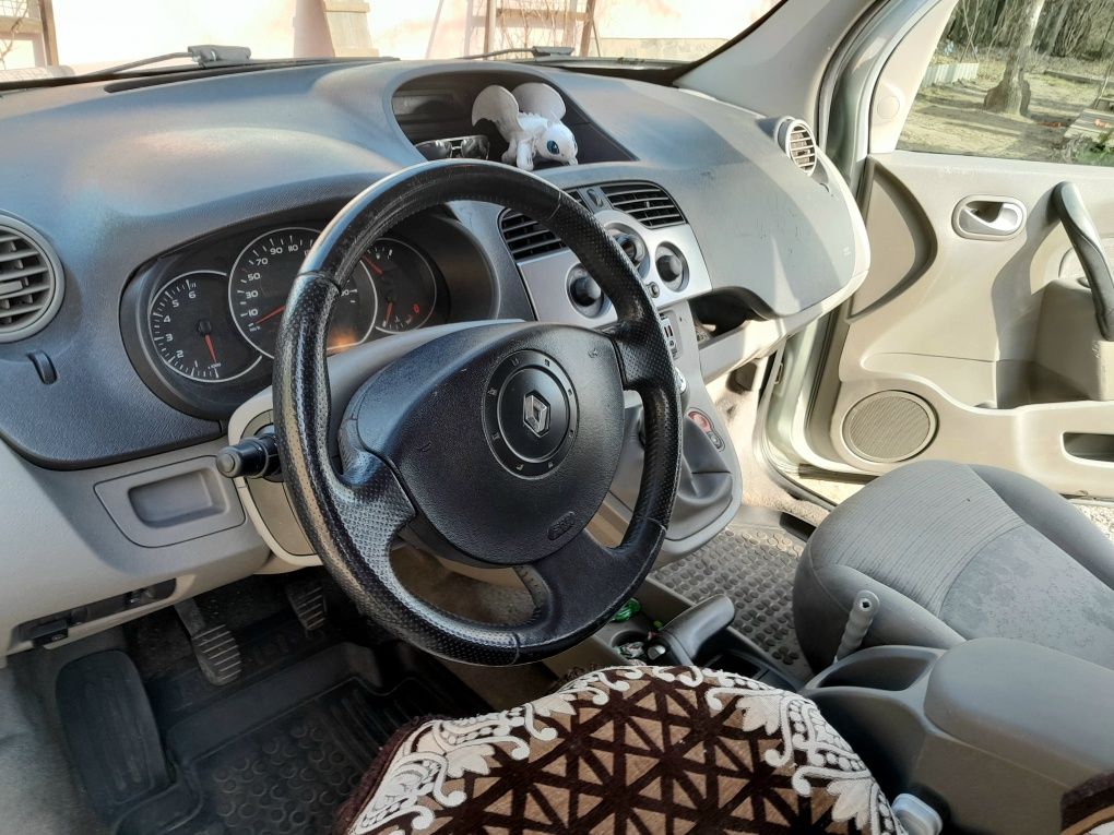 Продаю RENAULT КANGOO 2008г (пассажир) газ/бензин,  мотор 1,6л