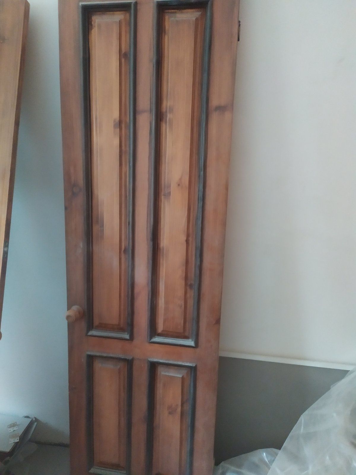 Дверь деревянная ручная работа с коробкой