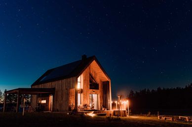 Dom Stodoła naturalnie na Kaszubach z balią nad jeziorem