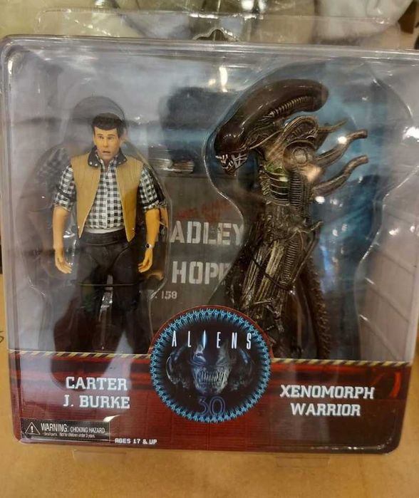 Figuras Neca Aliens Carter J. Burke & Xenomorph Warrior