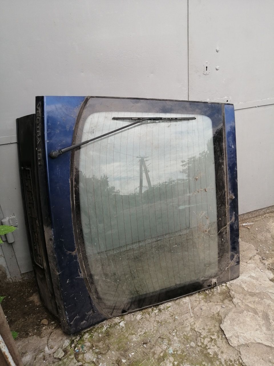 Продам заднюю Ляду на Опель Век А хечбек