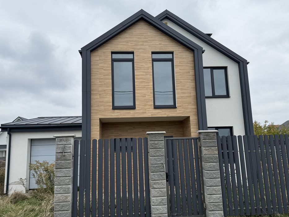 Продаж  будинку 150 м² з гаражем, 12 соток, у “Сім Озер”, с. Крушинка