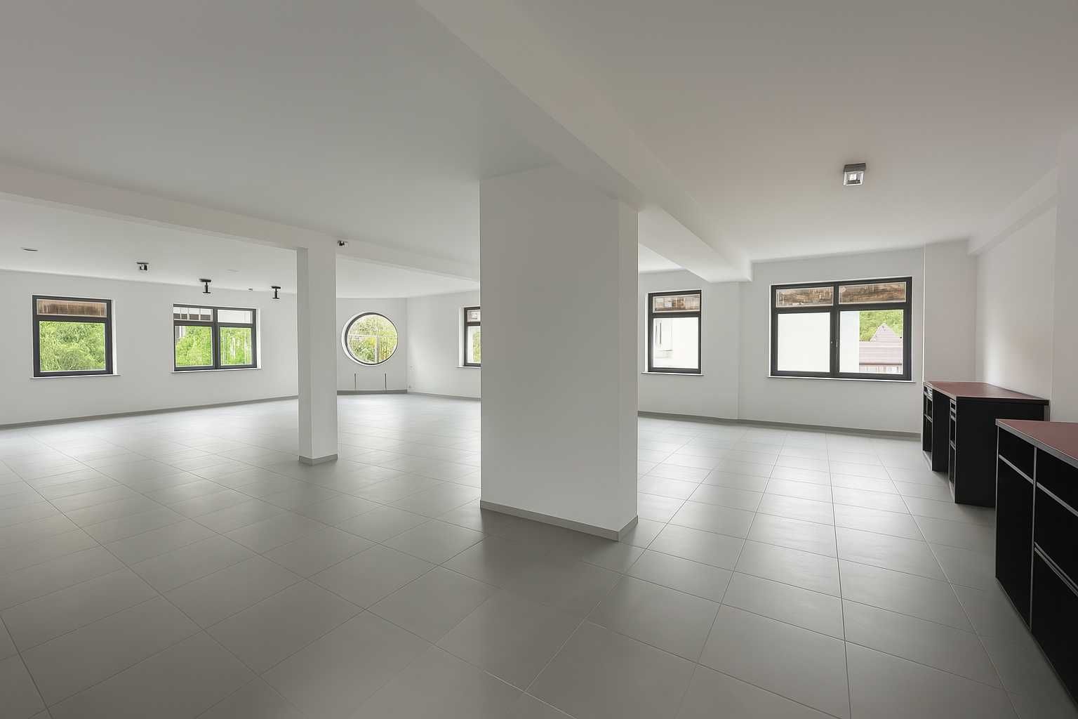 Wynajmę lokal 150m2 w centrum z ruchomymi schodami Pl Zwycięstwa 28