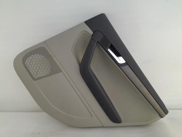 Forra porta / quartela trás direita AUDI A3 Sportback (8PA)