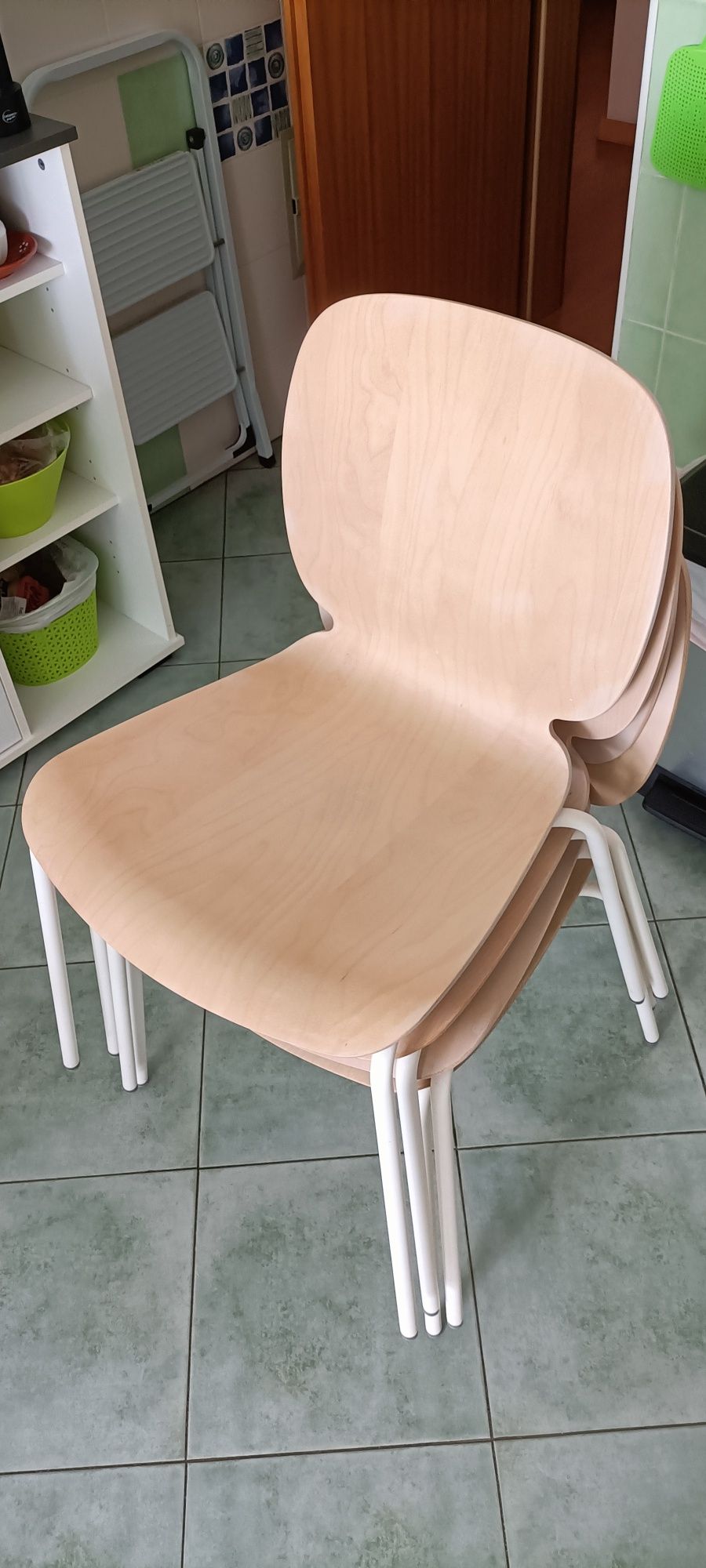 Conjunto de cadeiras IKEA em bétula