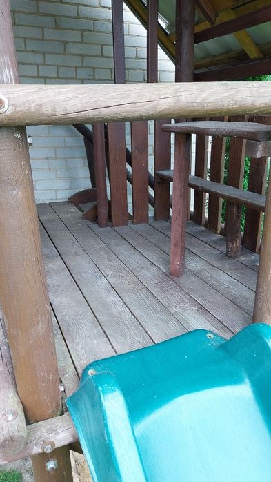 Domek dla Dzieci z Zjeżdżalnią