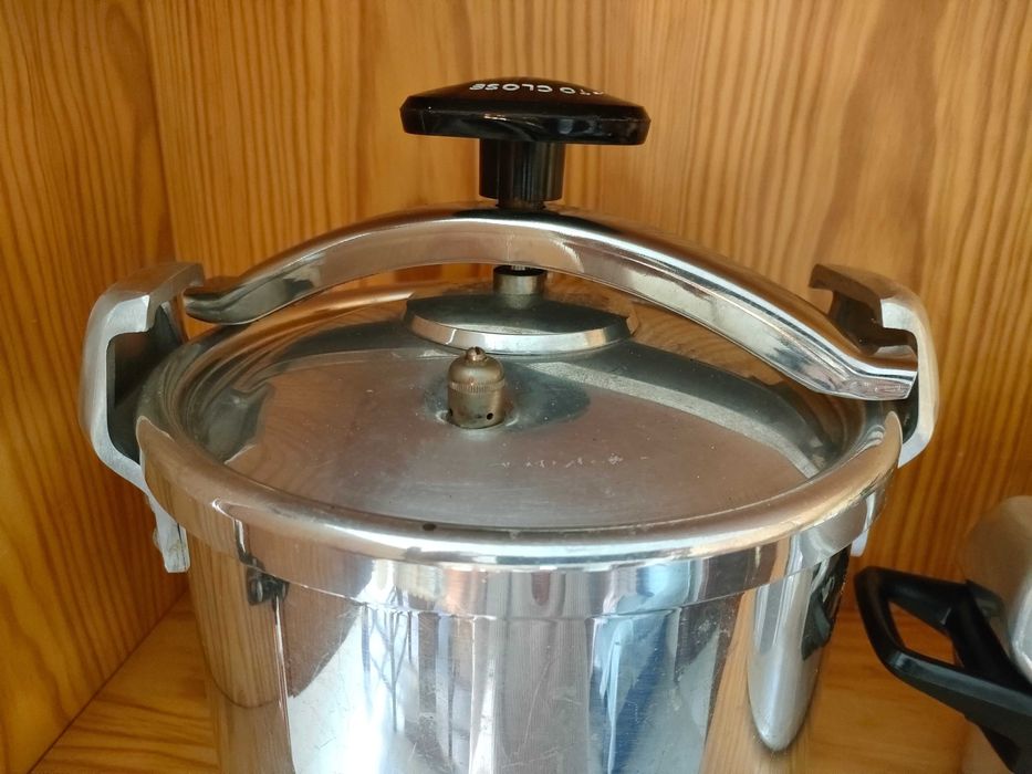 Panelas de pressão e fritadeira eletrica novas