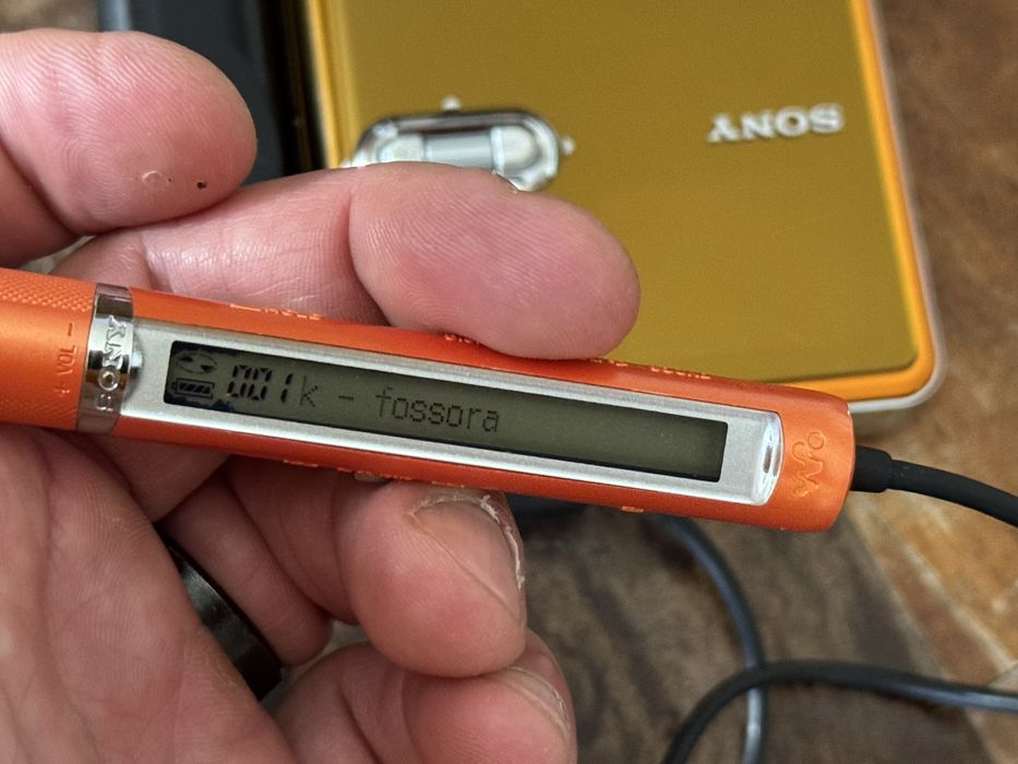 Unikatowy Minidisc Hi-MD Sony MZ-RH10 z JP - elektryczny pomarańcz