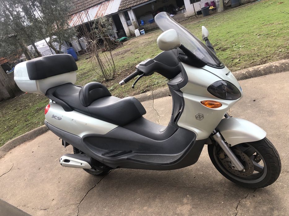 Piaggio X9 scooter maxi scooter