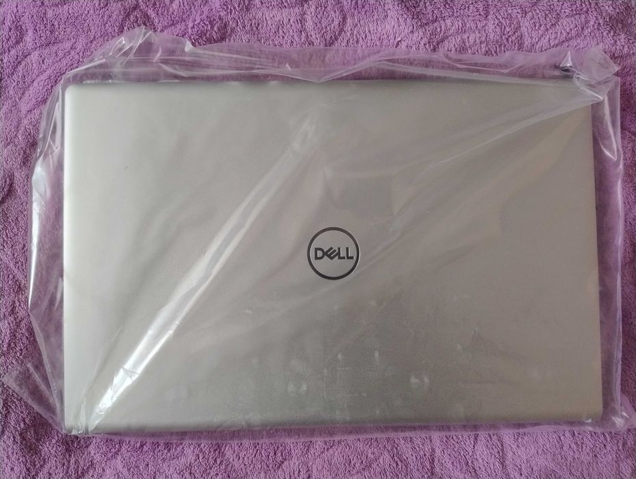 Sprzedam nowy laptop firmy dell