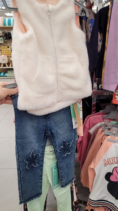 Дитяча безрукавка для дівчинки