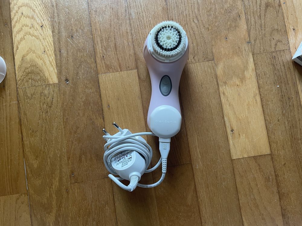 Kit de limpeza de pele Clarisonic + escova extra