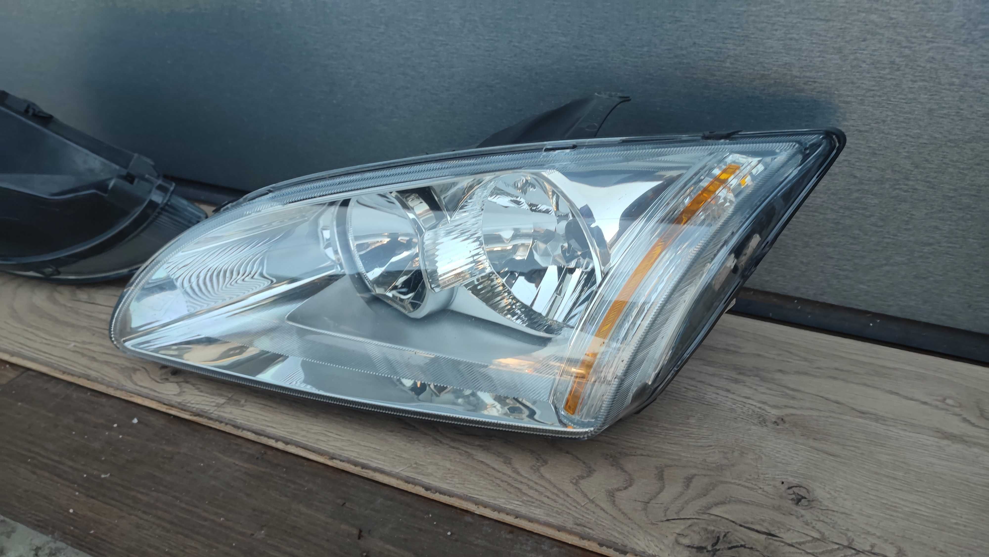 Lampa ford focus mk2 jasna