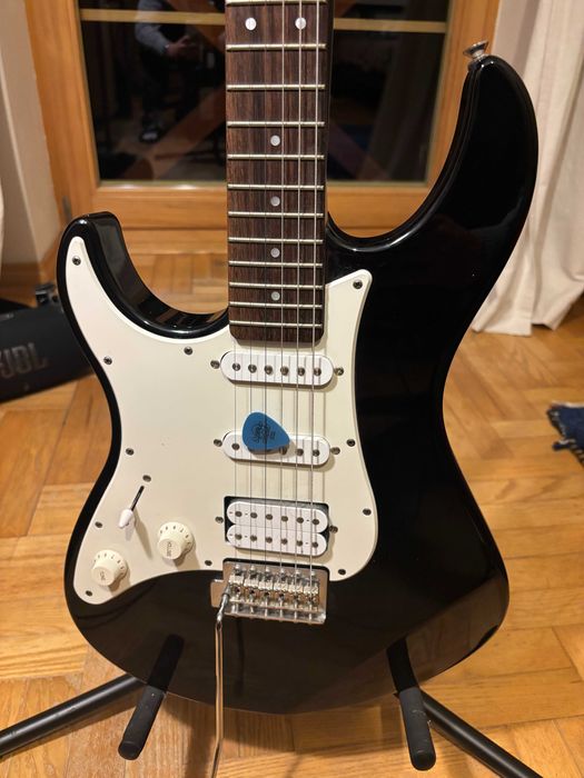Gitara elektryczna leworęczna Yamaha Pacifica 112J