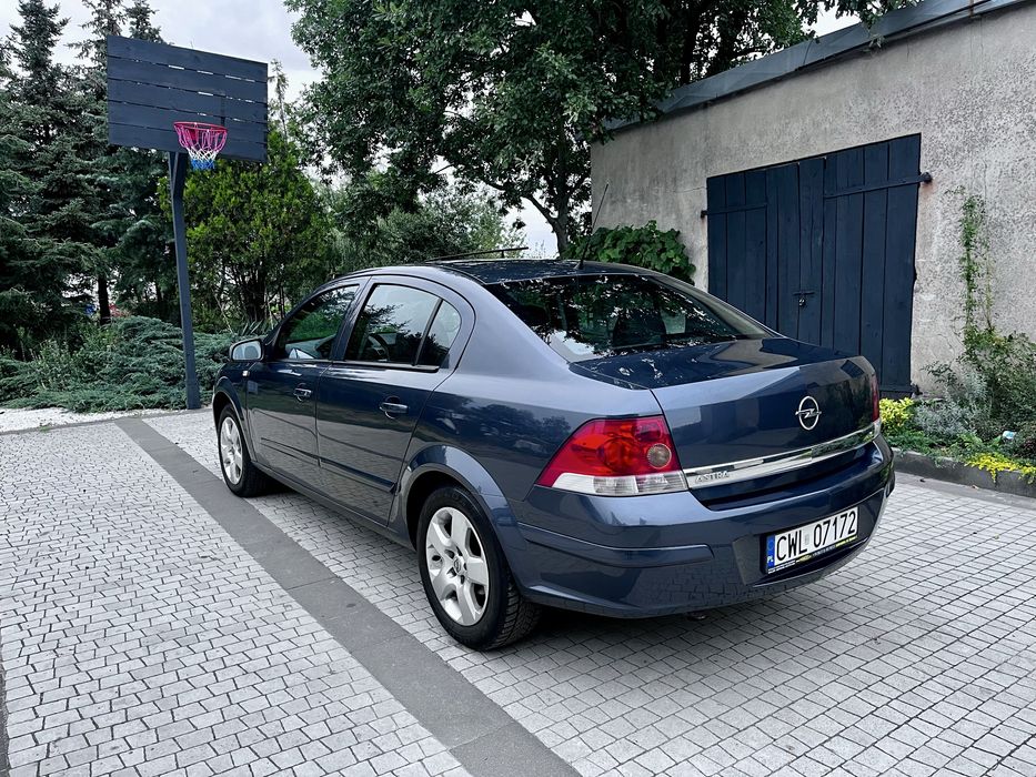 Opel Astra H Sedan 1.6 ECOTEC BENZYNA + LPG | 2008 | 189 tys. km