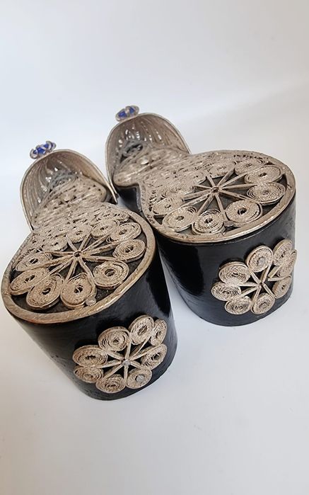 Srebrzone pantofle Plater, drewno, szkło oko proroka