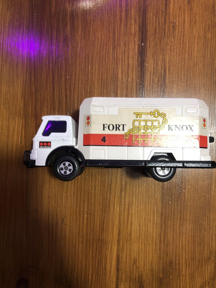 Matchbox Super Kings Security Truck