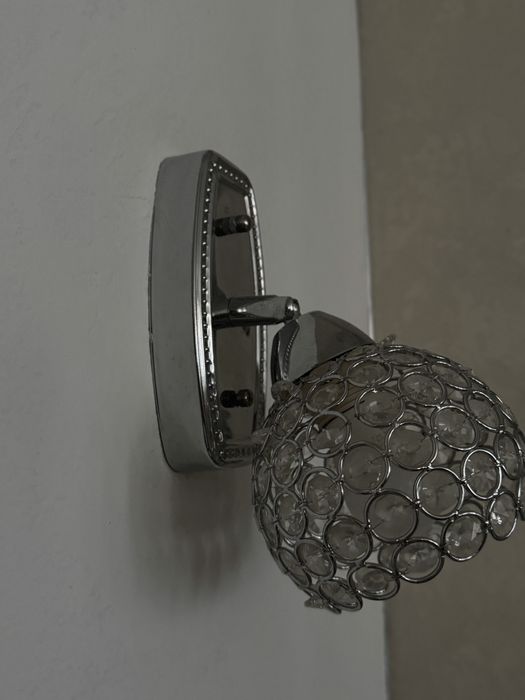 Продам 10/10 світильники 2 та 1 підвісний на стелю