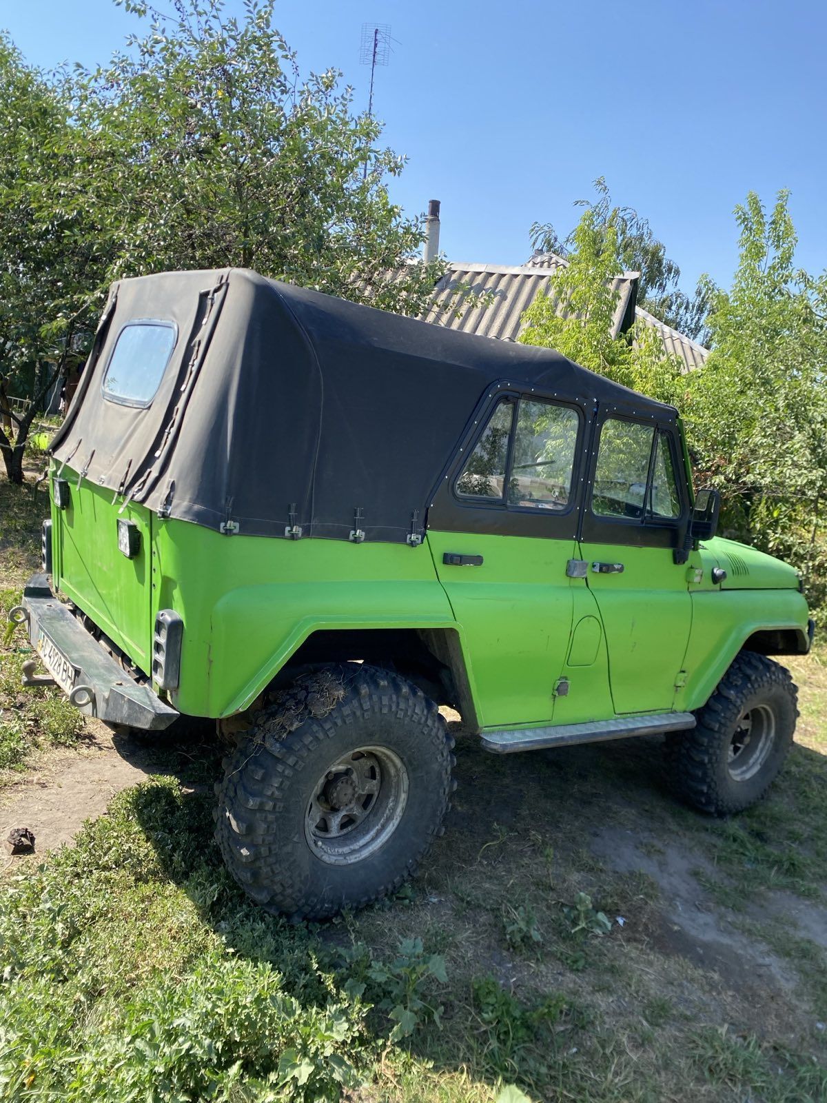 Автомобіль УАЗ 469