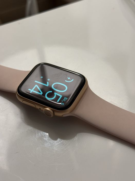 Apple Watch Series 6 GPS 44mm Gold Aluminum Case