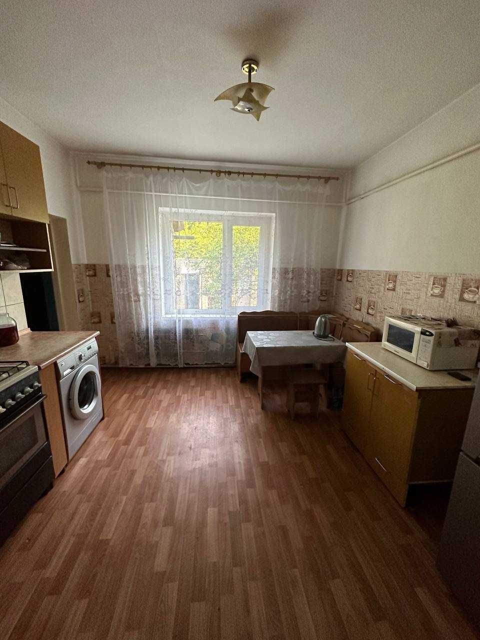 Продаж будинку з окремим двором та ЛОДЖІЄЮ — р-н Веретенівка!