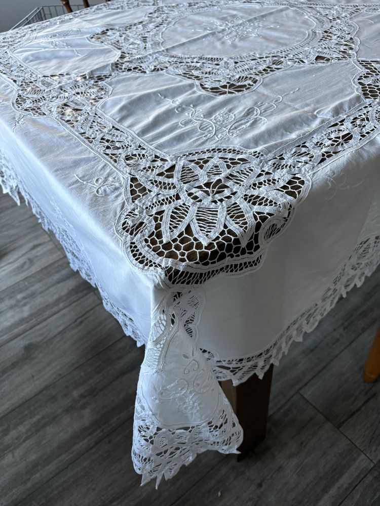 Toalha de mesa linho com renda de Bruxelas e 6 guardanapos