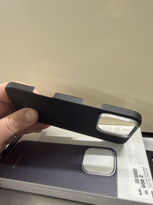 Чехол iphone 16 pro max Pitaka карбон