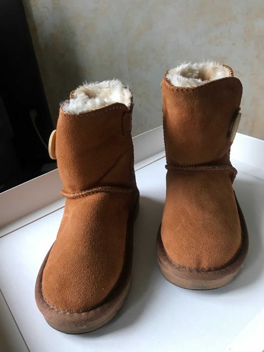 Дитячі зимові чоботи уггі UGG