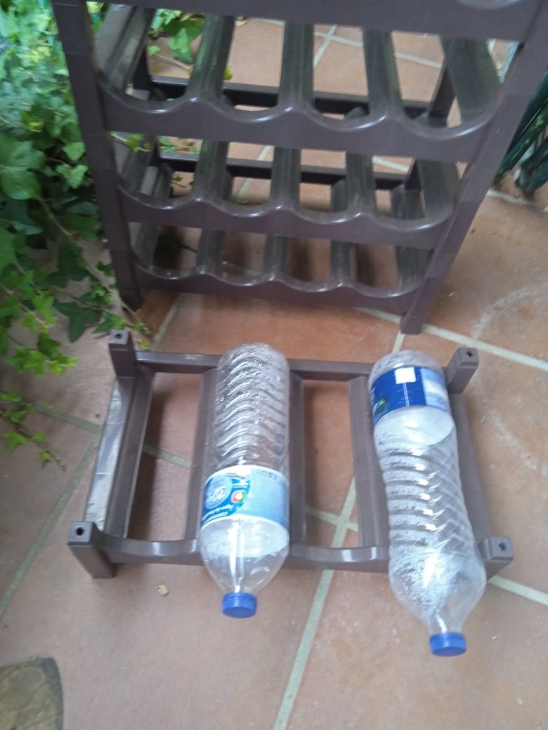 Garrafeira em Pvc castanho