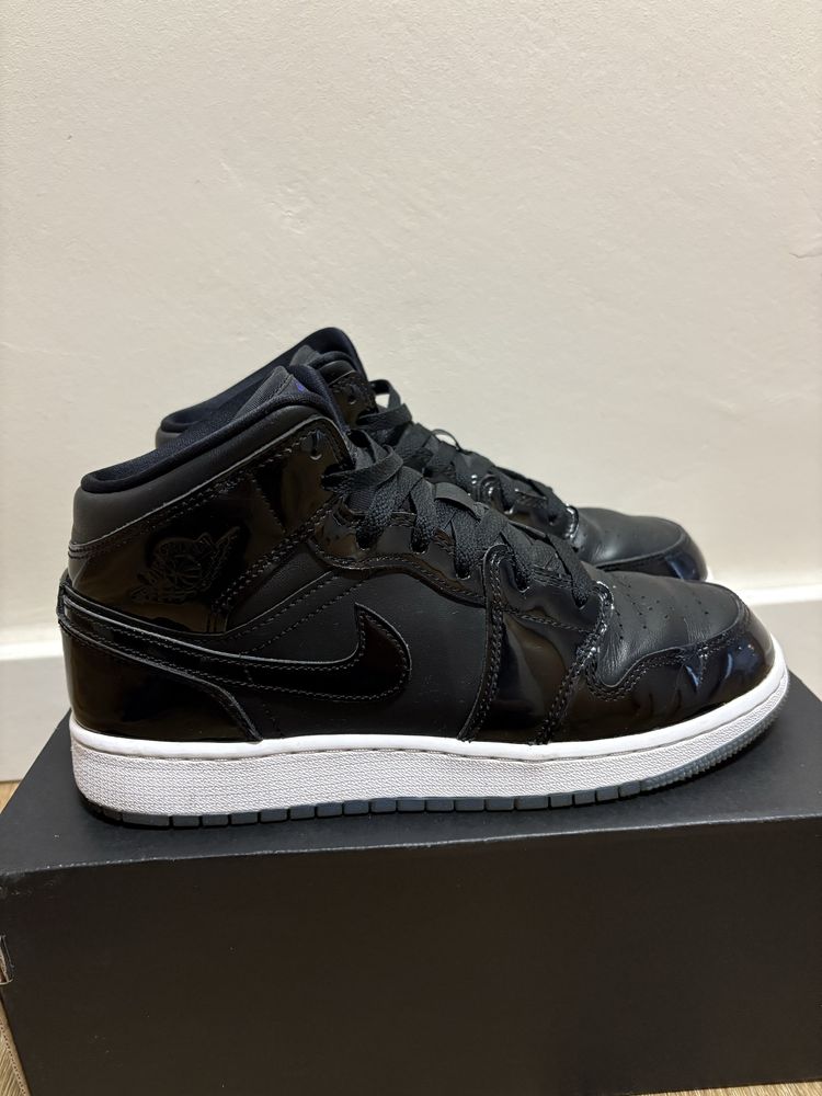 Air Jordan 1 Mid SE czarne skórzane