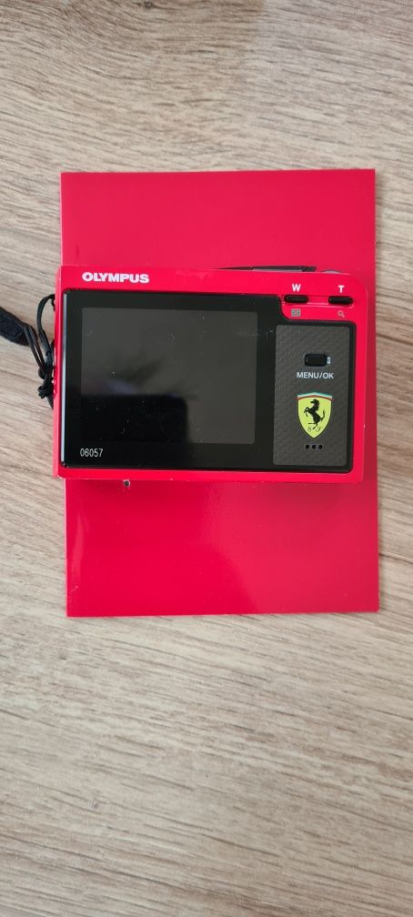 Olympus Ferrari Model 2004 Aparat Kolekcjonerski