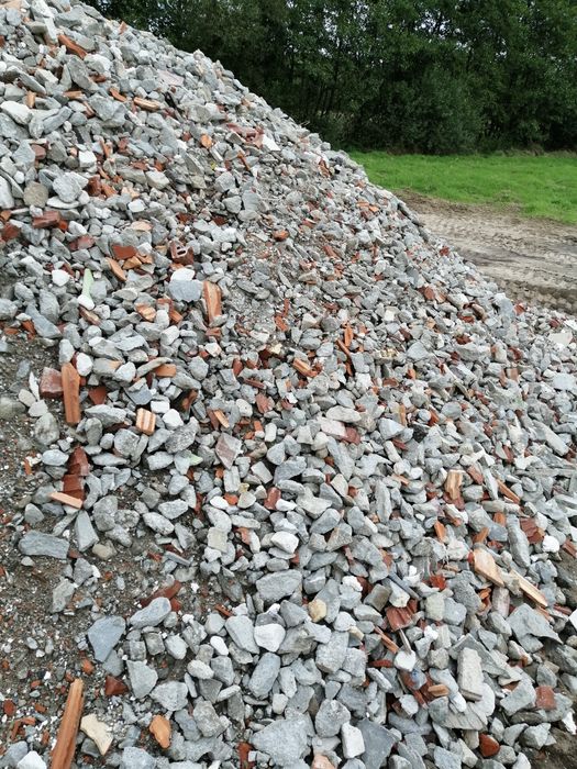 wyburzenia, młot, kucie posadzki, koparka, ładowarka,gruz