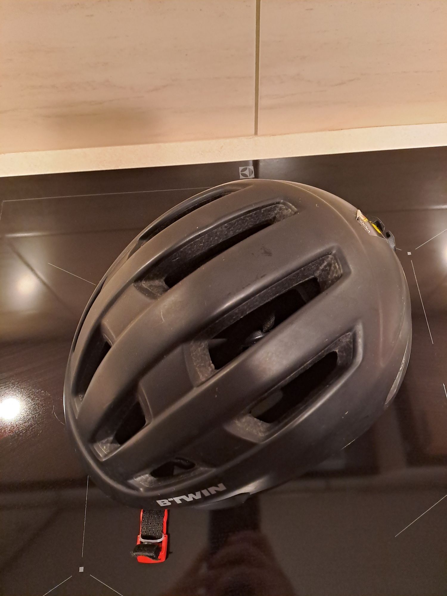 Kask B-twin czarny 56-61