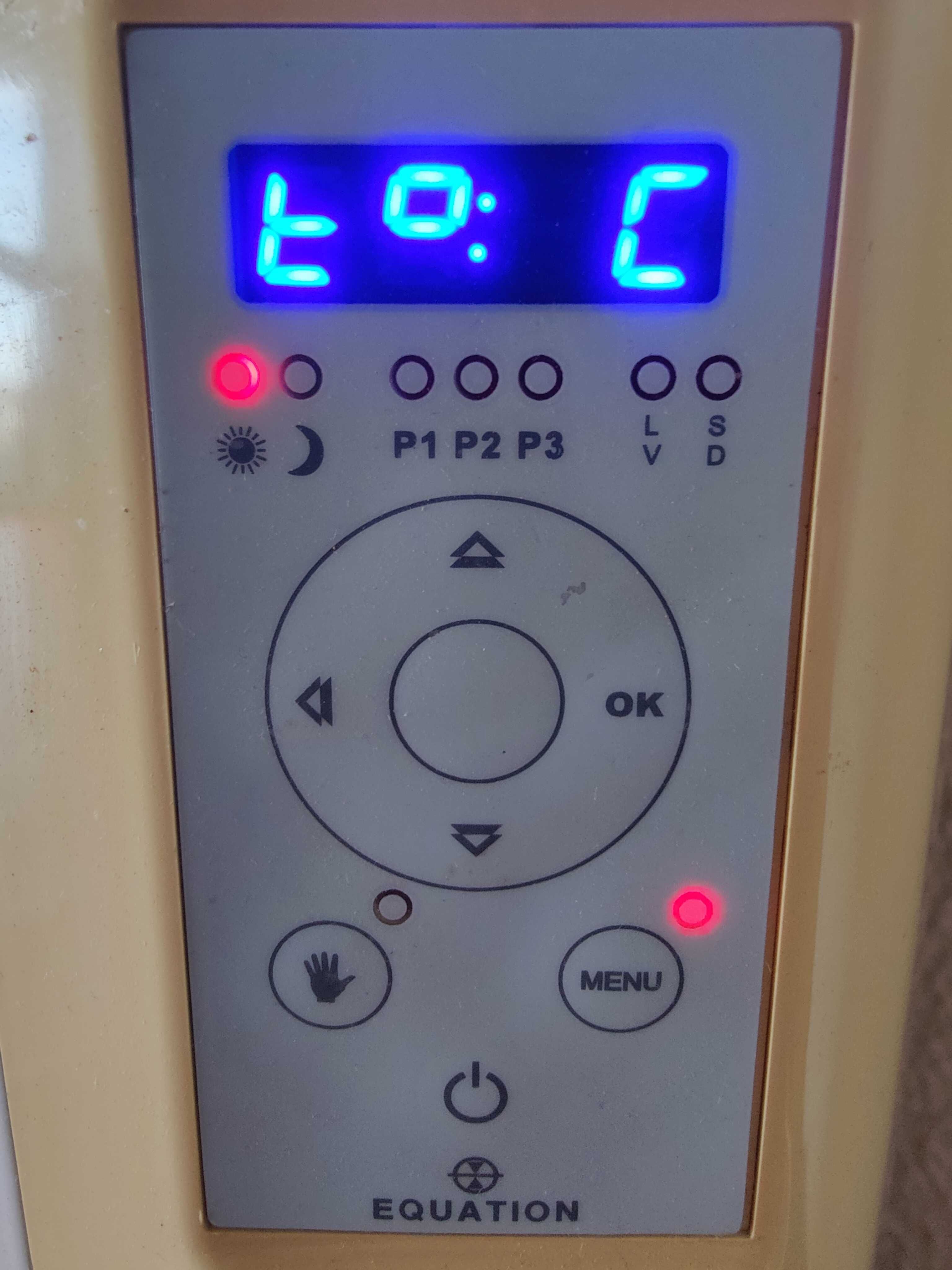 3 radiadores eléctricos de aquecimento Equation + fixações de parede.