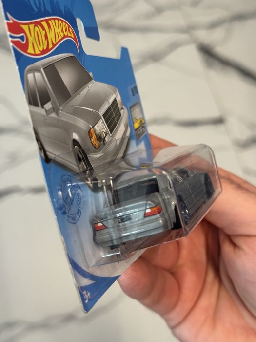 Hot Wheels Mercedes 500 E srebrny unikat 2021 AMG 500E ideał E500 W124