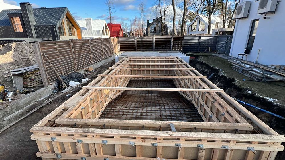 Будівництво басейну  ( залізобетонна чаша)