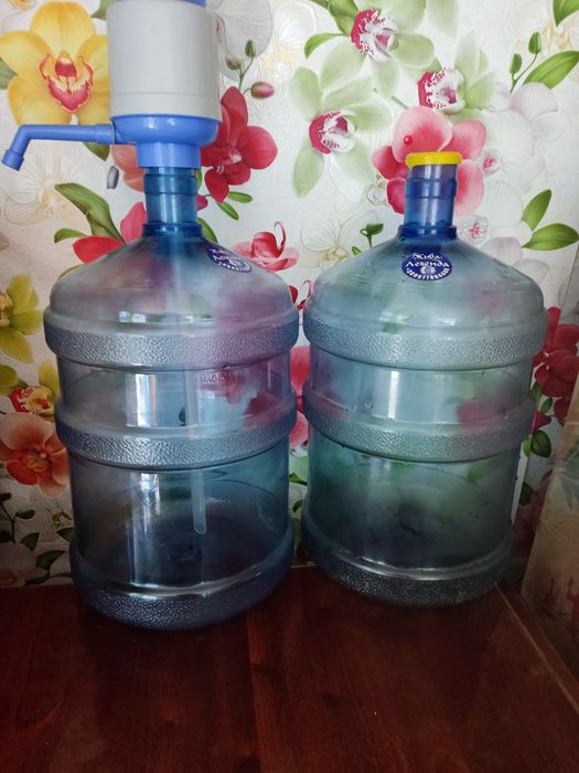 Продам бутелі з помпою.