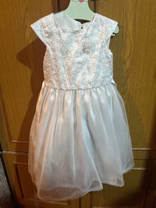 Продам сукні дитячі