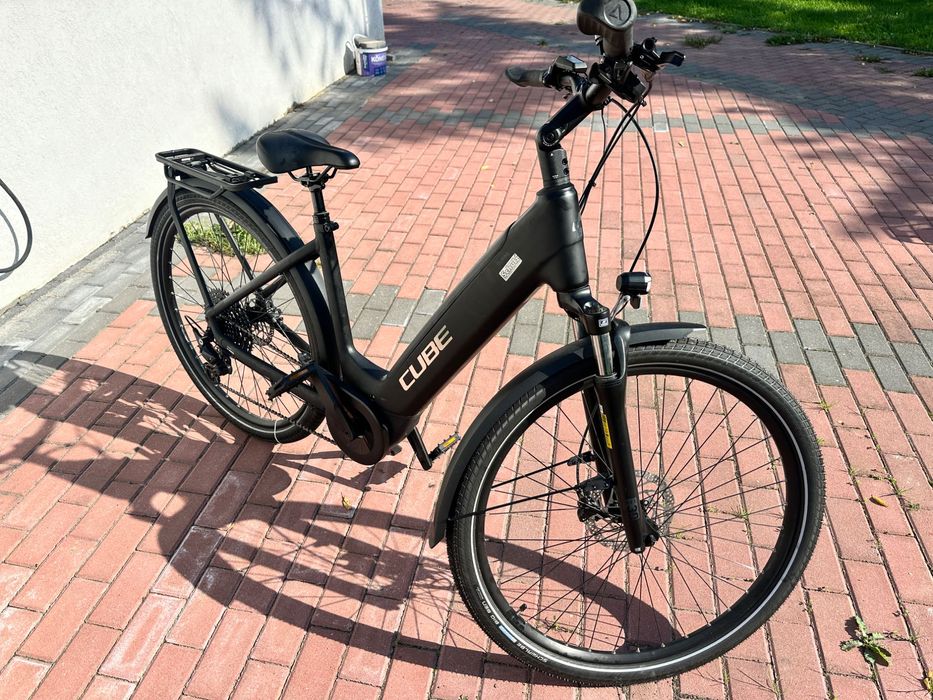 Rower elektryczny Cube