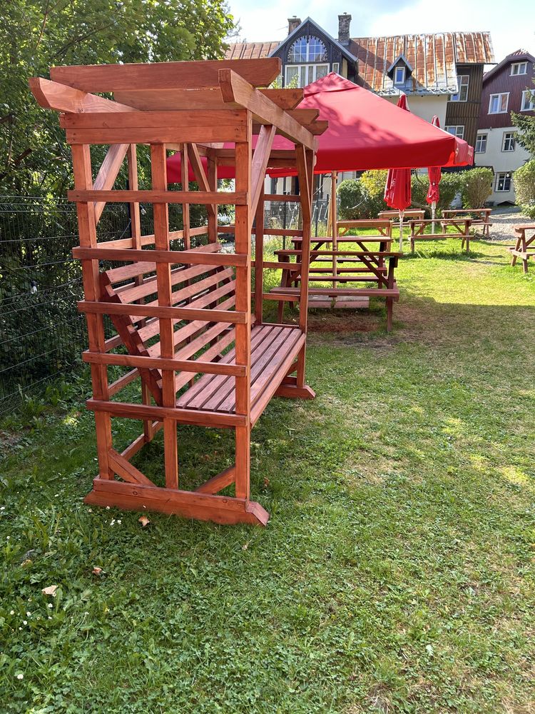 Meble ogrodowe ławka z perolami pergole komplety mebli stół piknikowy